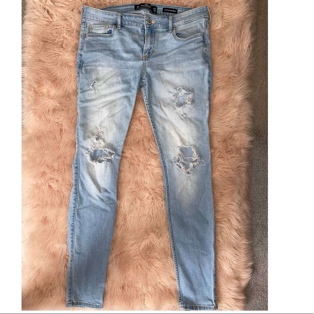 Hollister light wash ripped jeans 9R